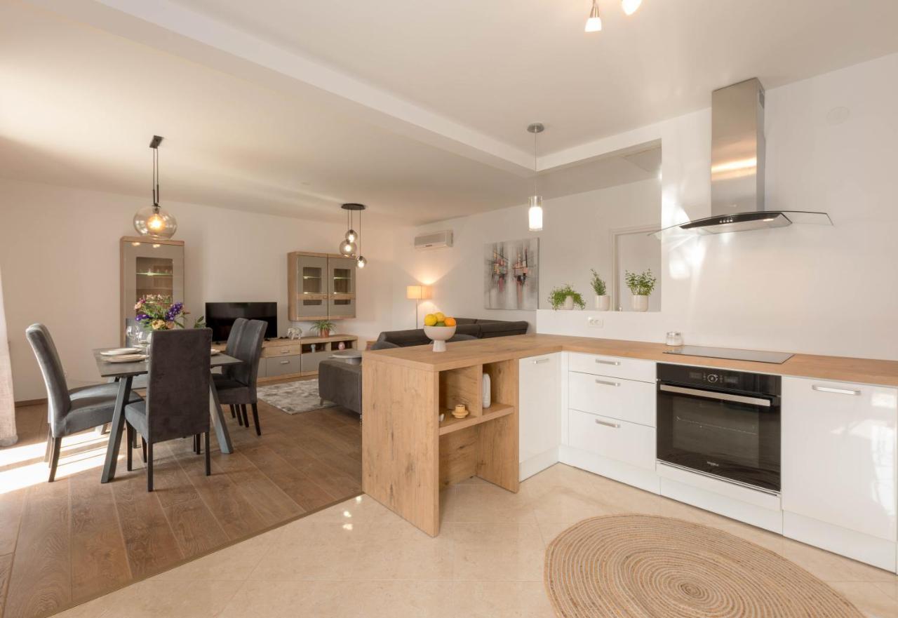 Newly Renovated Holiday Apartment Sirius Poreč Eksteriør bilde
